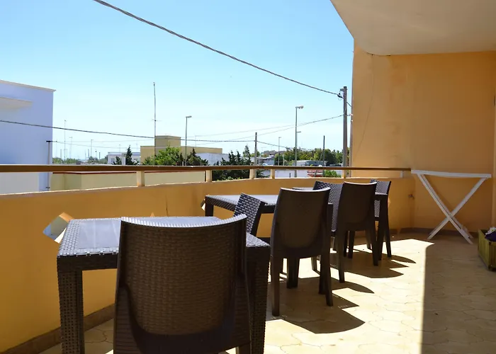 לינה וארוחת בוקר Il Molo טורה לפילו