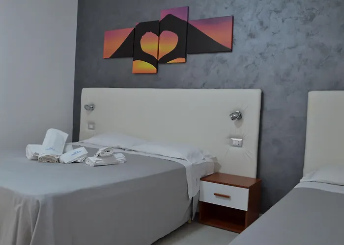 לינה וארוחת בוקר Il Molo טורה לפילו