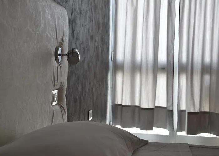 לינה וארוחת בוקר Il Molo 3*