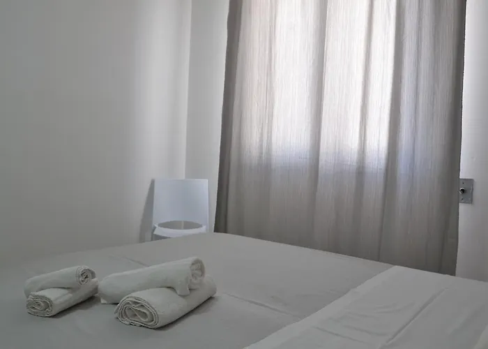 לינה וארוחת בוקר Il Molo טורה לפילו