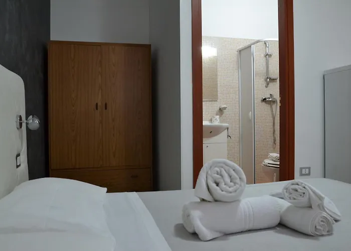 לינה וארוחת בוקר Il Molo טורה לפילו